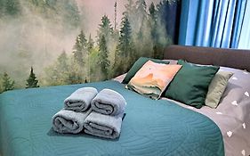 Chillout Airport Apartment Kl33 - Air Condition & Free Parking